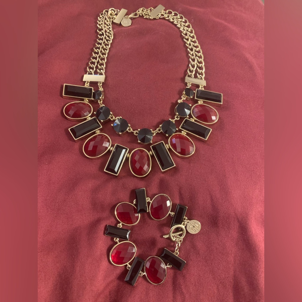 Elegant Red And Black White House Black Market “Whbm” Necklace And Bracelet Set